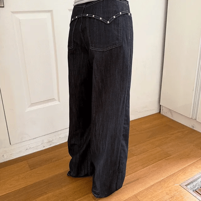 【彎刀神褲】Non-Faded Stud Jeans