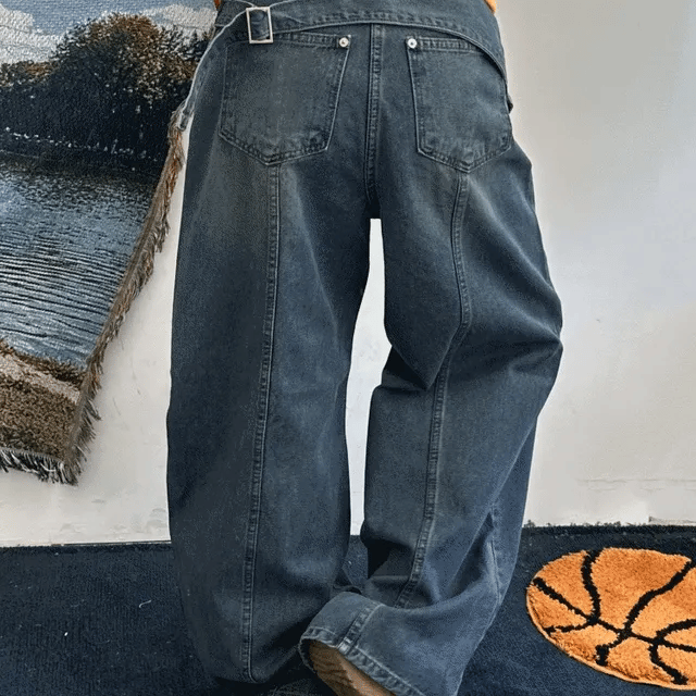 【彎刀神褲】Back Strap Buckle Jeans