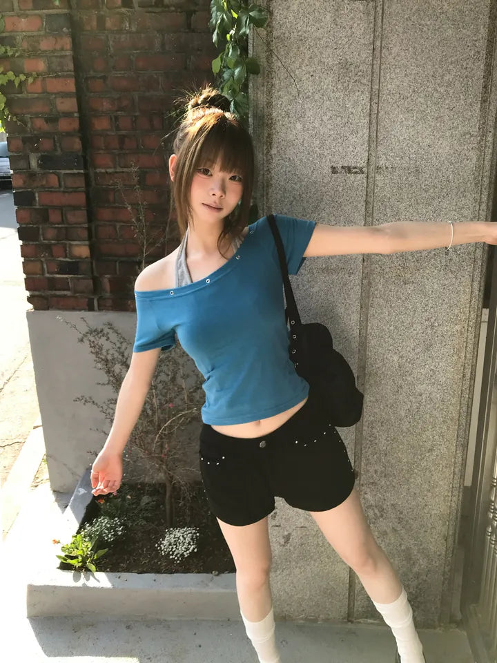 【🩵y2k】Ricle Eyelet Halter Tee