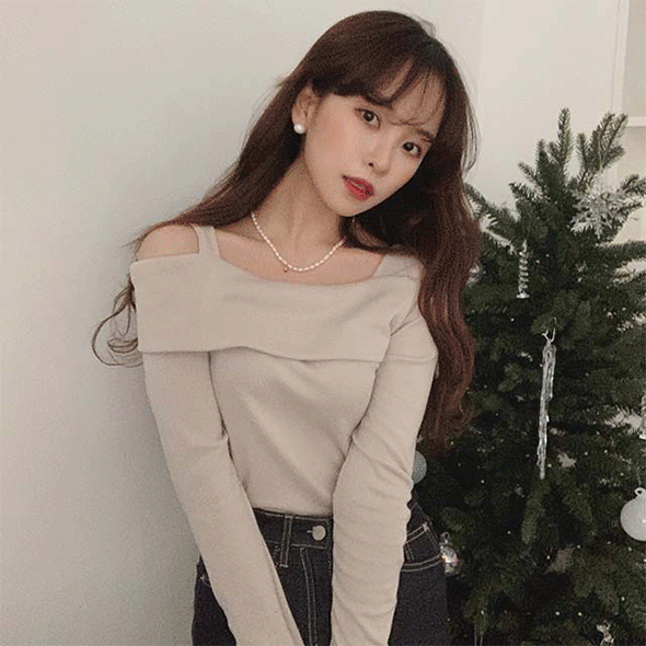 Opening Half Off Shoulder Top