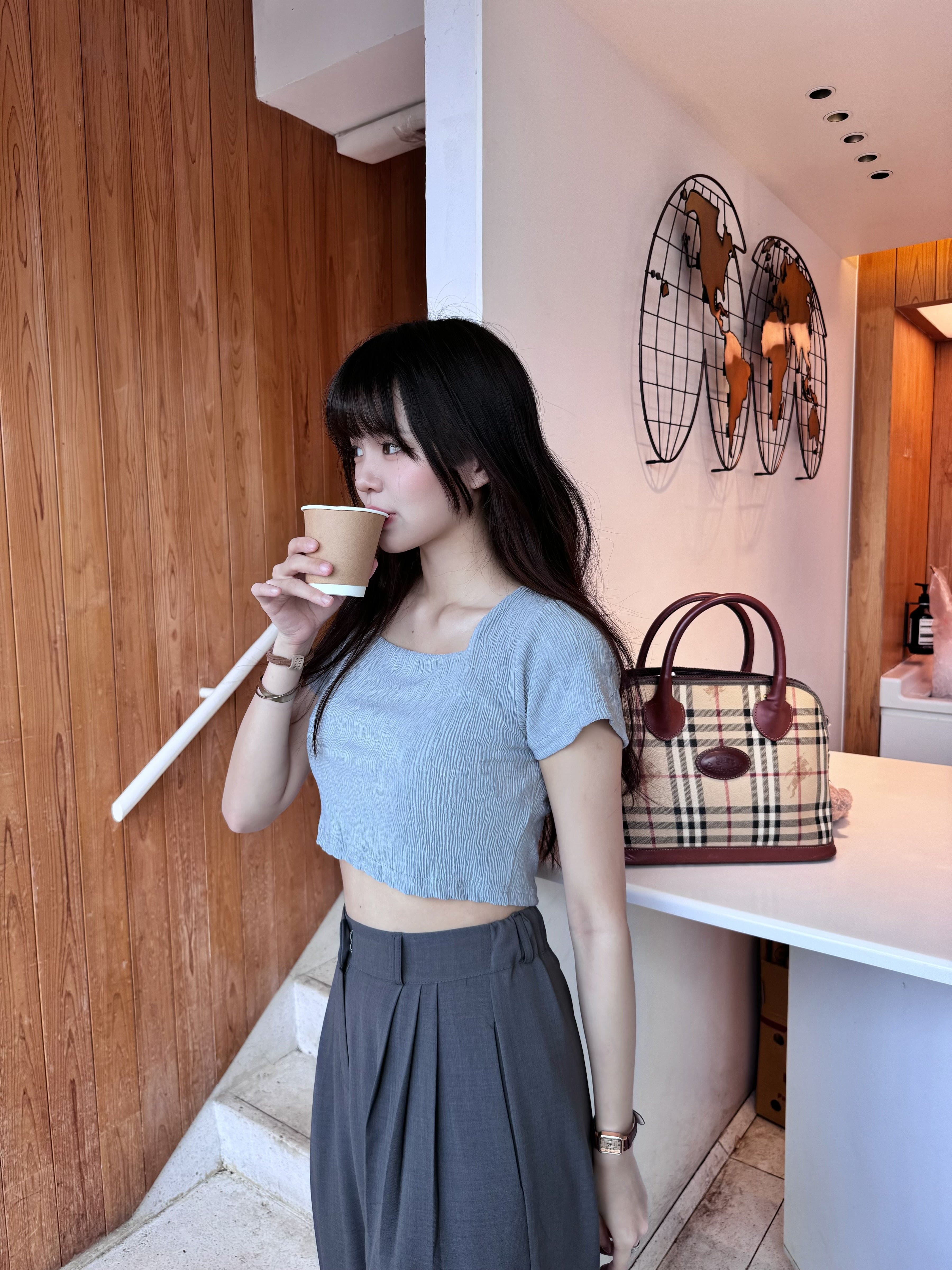 灰藍新色！Wrinkle Crop Top