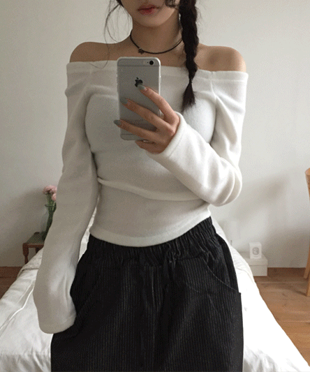 【🥂年末約會】Snow Off Shoulder Top