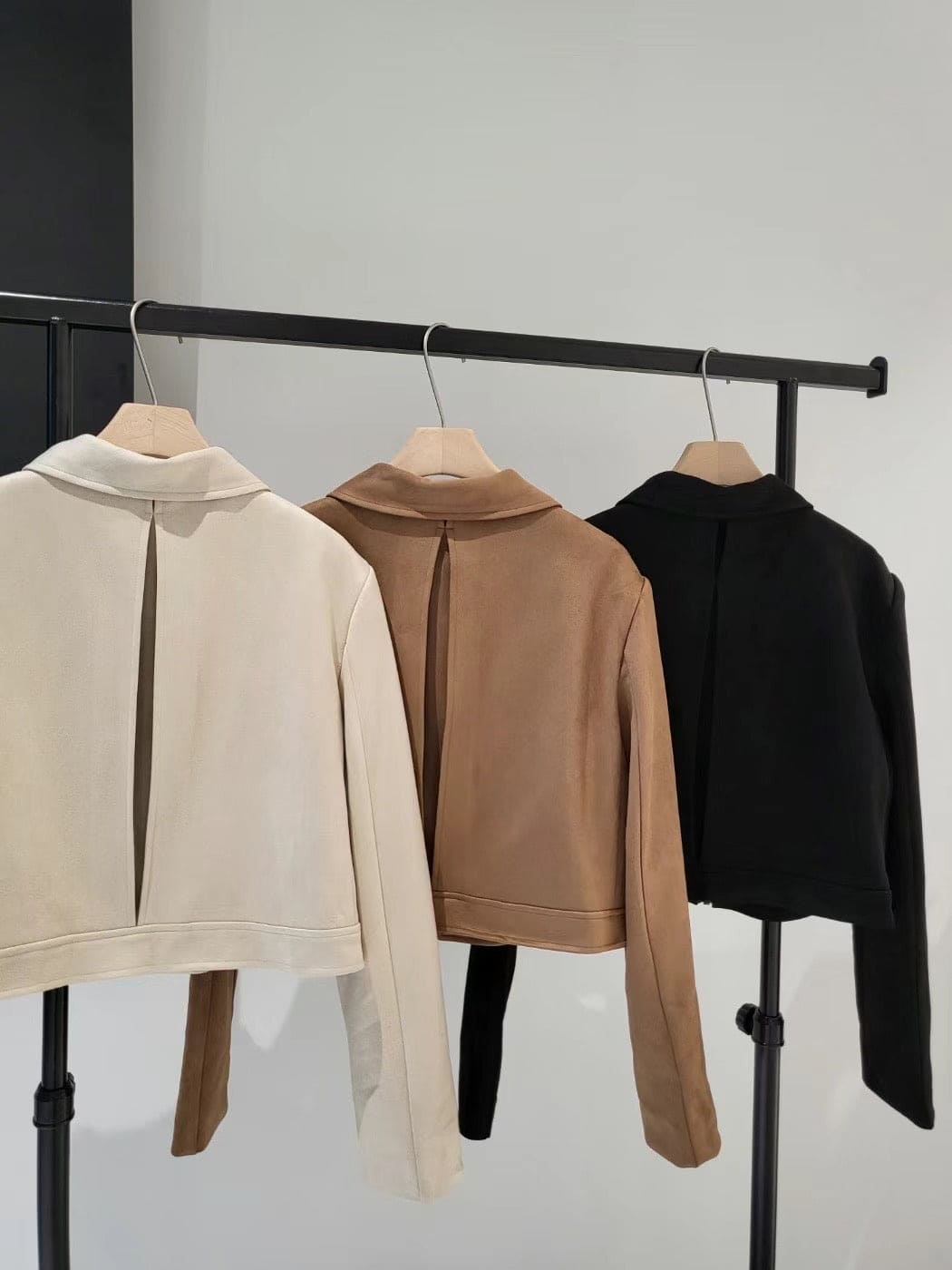 High-quality slim-fit short jacket