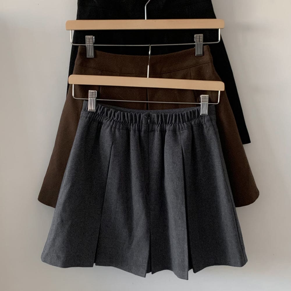 Thick pleated skirt for autumn and winter