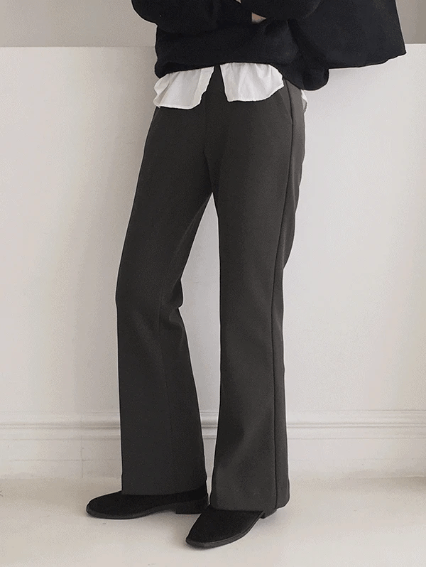 Korean website makes its own Soft Clean flared pants