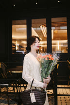 Elegant and simple knitted cardigan 