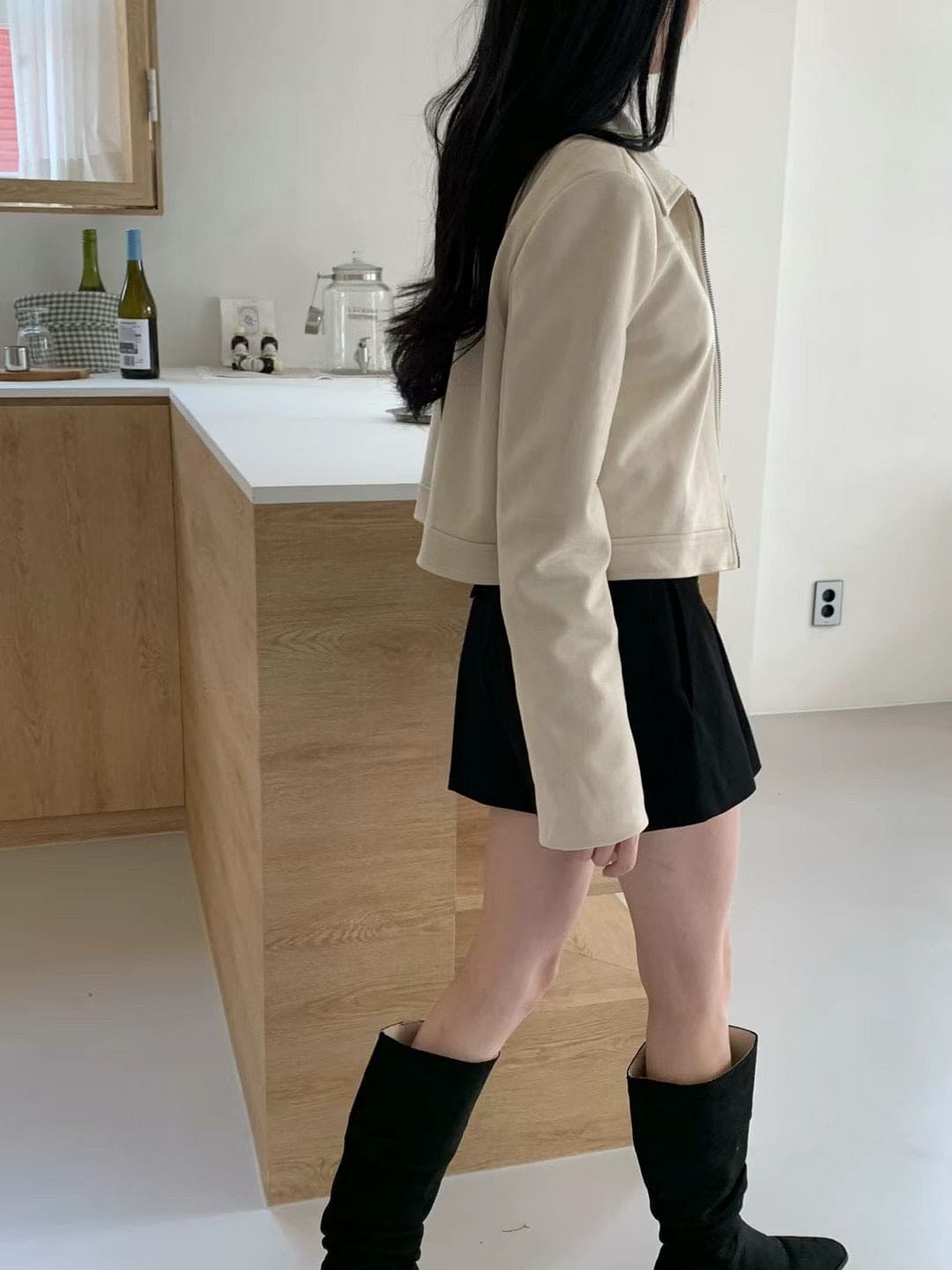 High-quality slim-fit short jacket