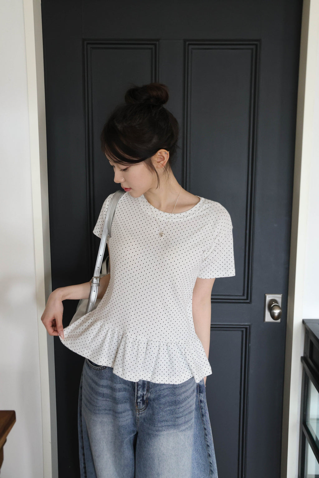 【🤍Korean Chic Relaxed Style】Ruffles Dot Tee 