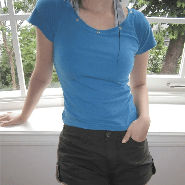 【🩵y2k】Ricle Eyelet Halter Tee