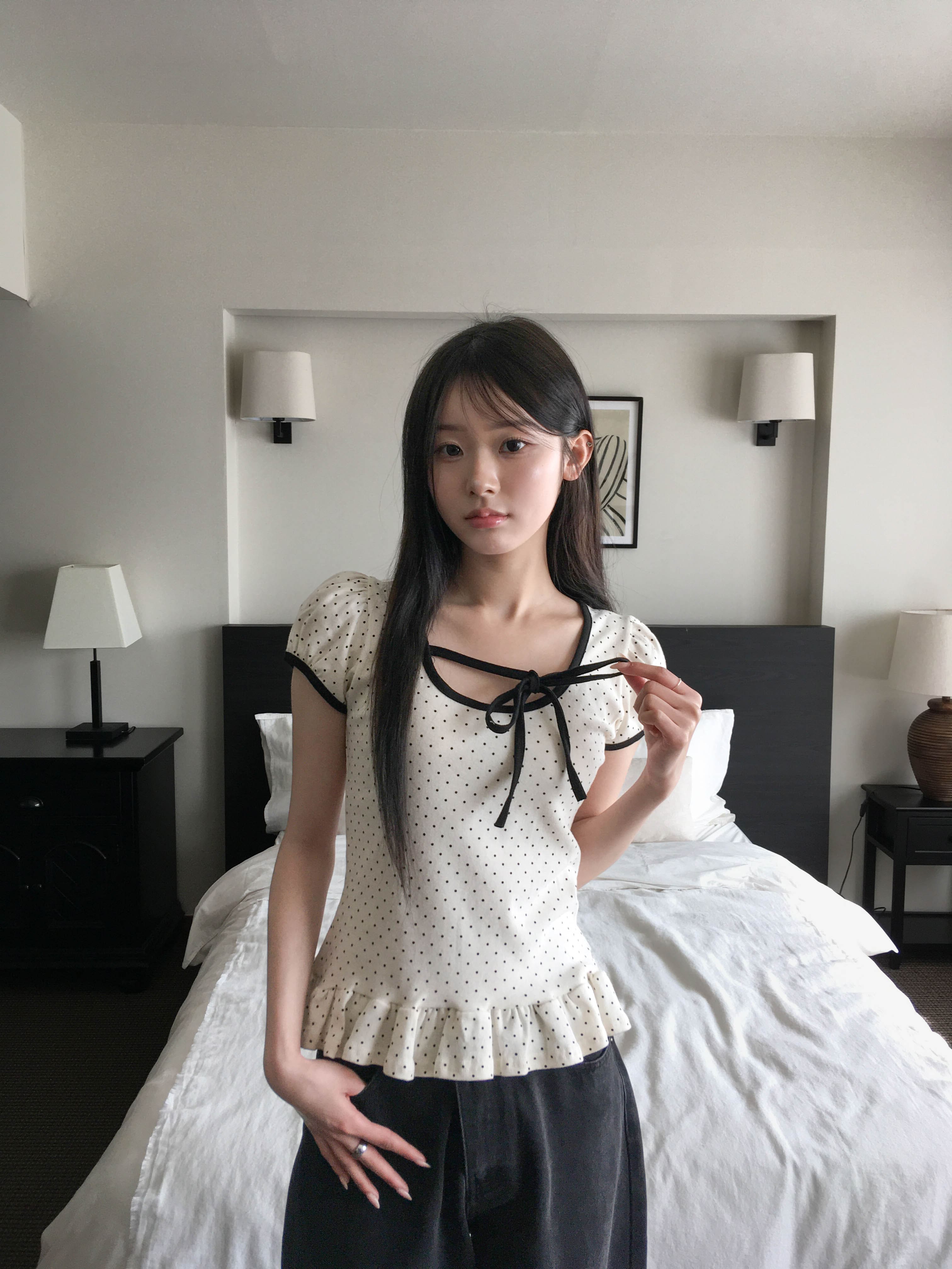 【🖤y​​2k hits】Dot Ruffles Top 