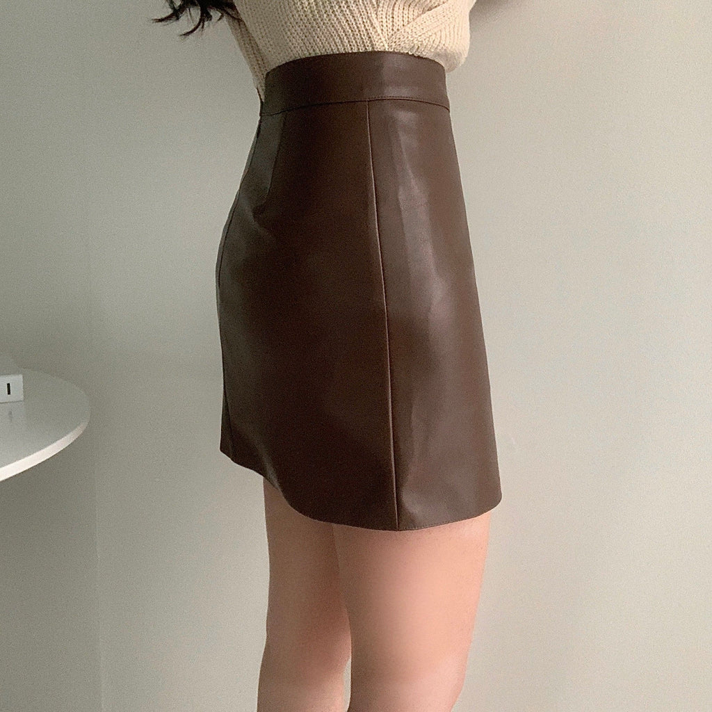 Simple and versatile soft leather skirt 