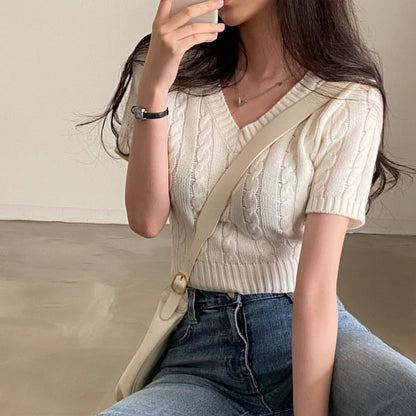 Cable V-neck Crop Knit