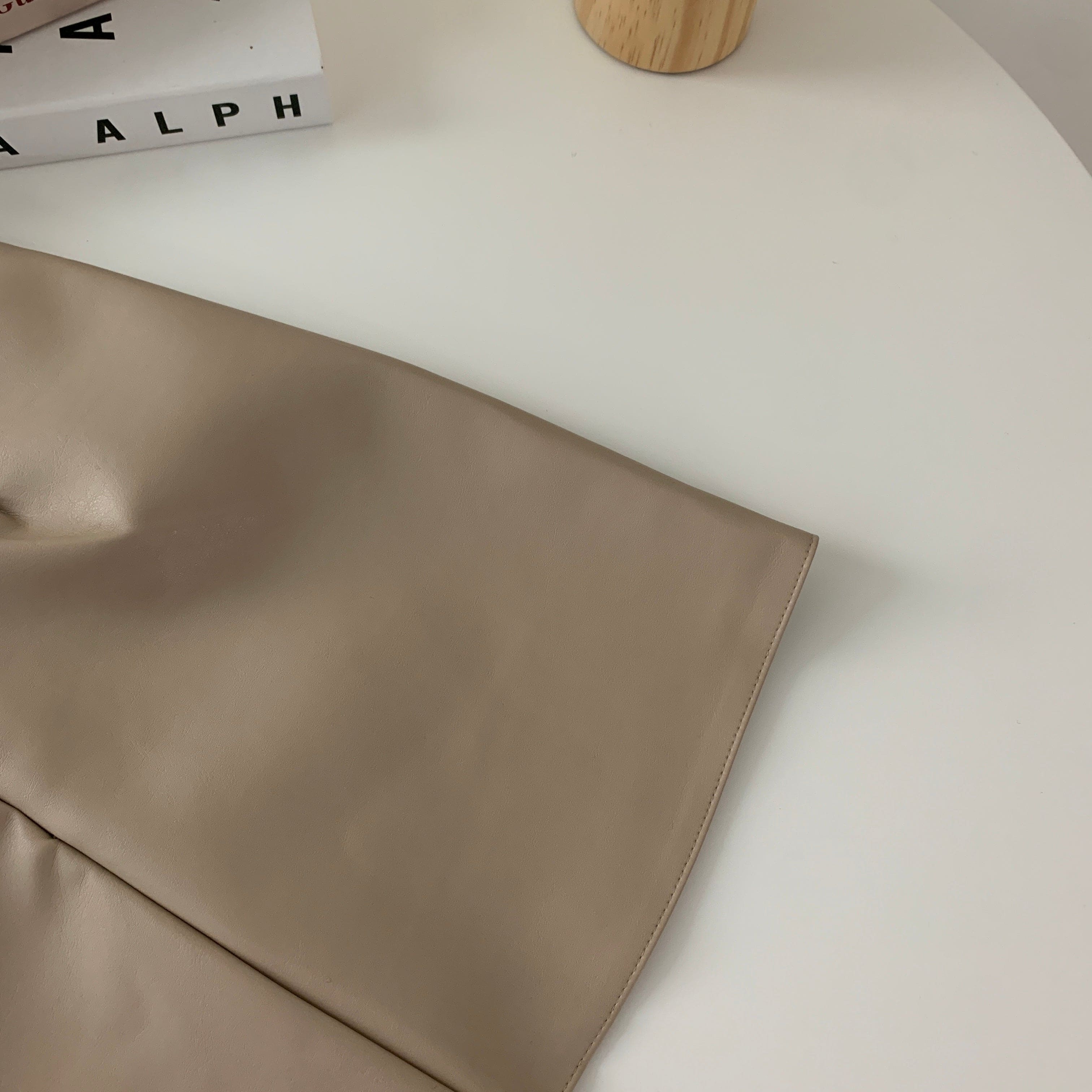 Simple and versatile soft leather skirt 