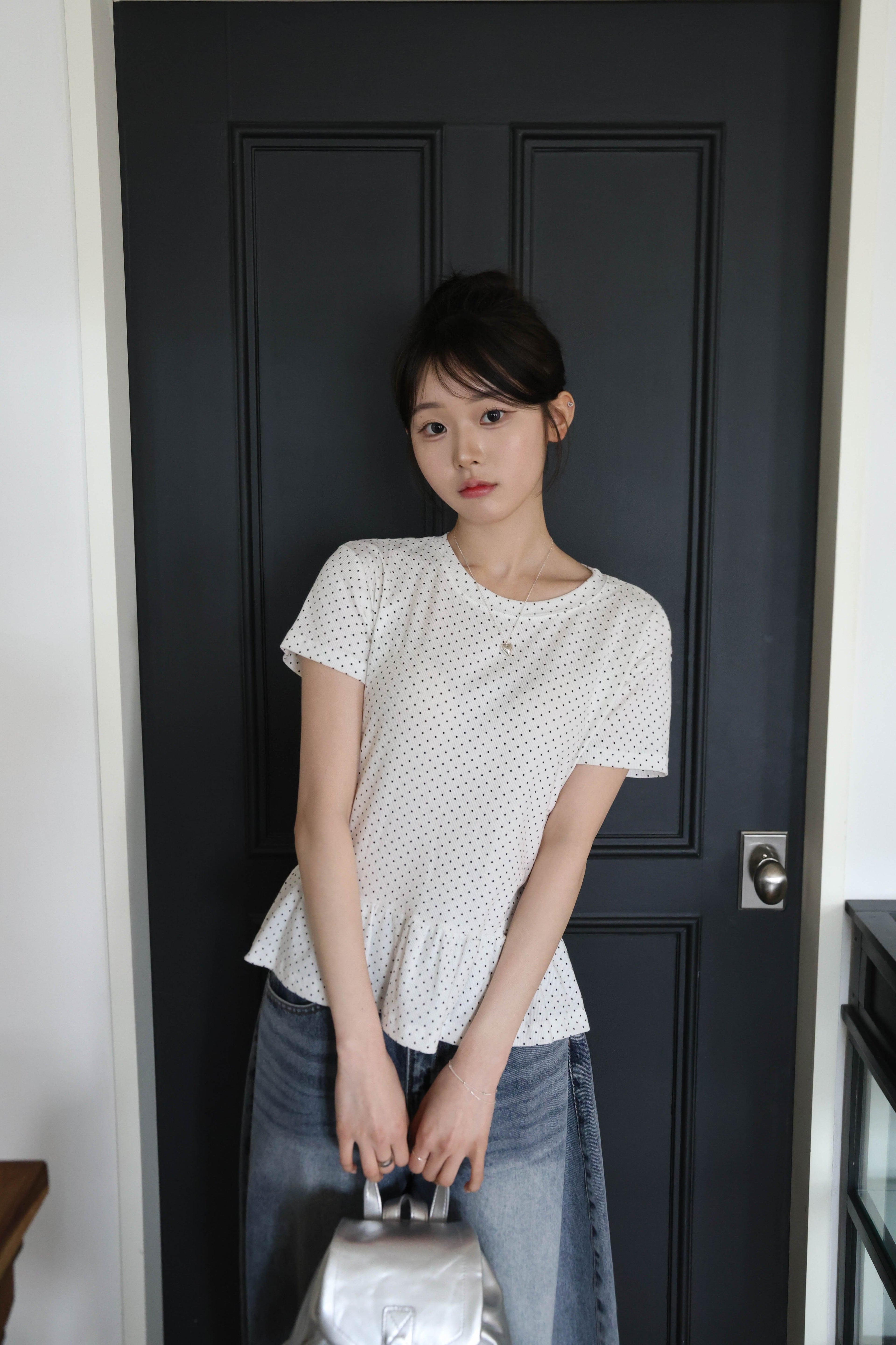【🤍Korean Chic Relaxed Style】Ruffles Dot Tee 
