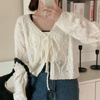 Elegant and simple knitted cardigan 
