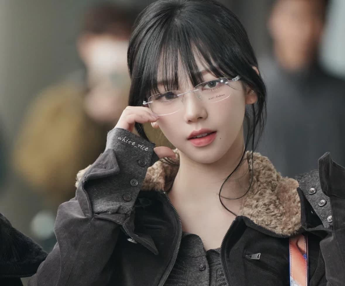 Karina同款🖤 THAT GLASSES 01