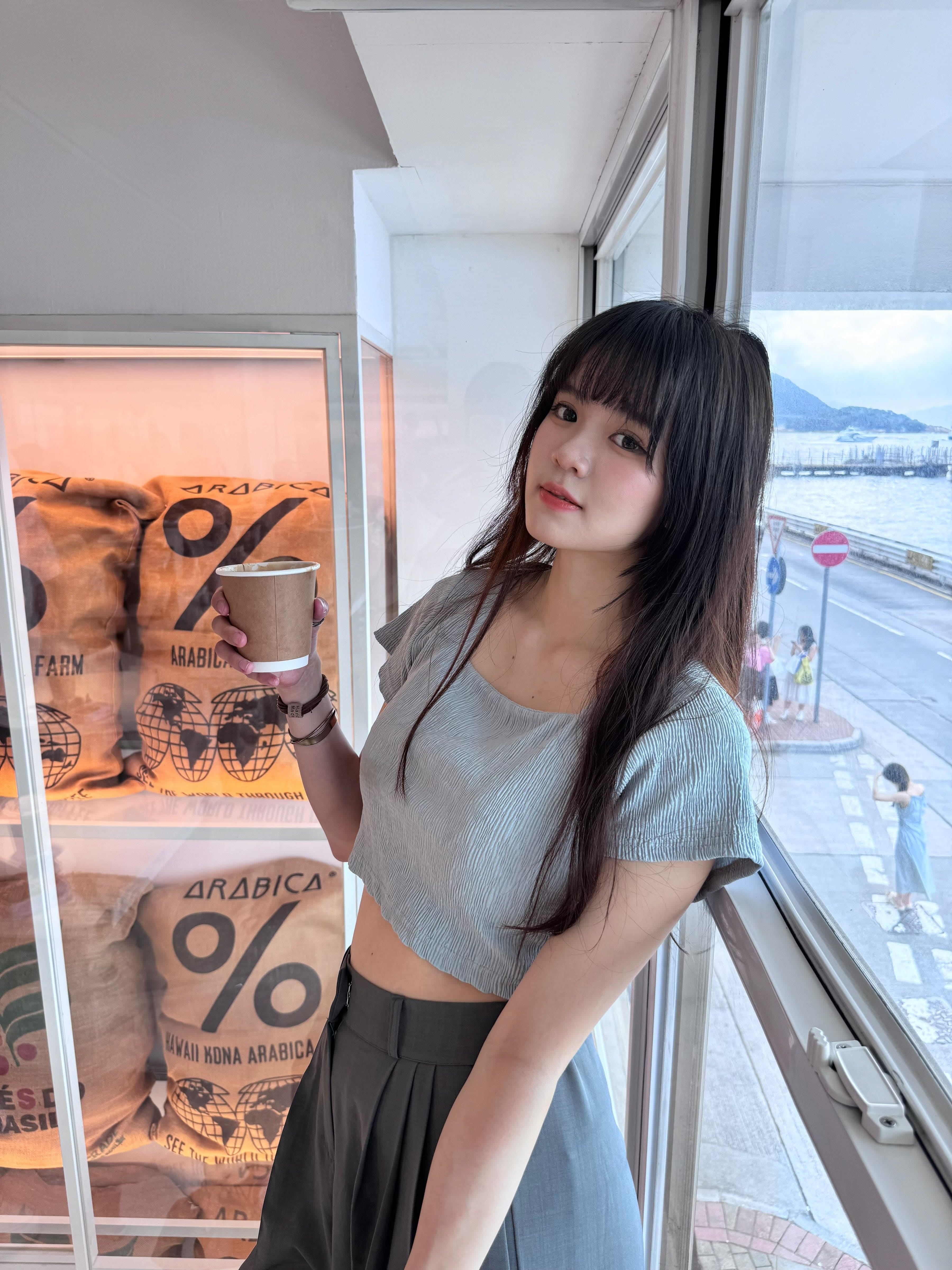 灰藍新色！Wrinkle Crop Top