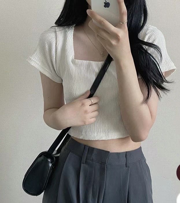 灰藍新色！Wrinkle Crop Top