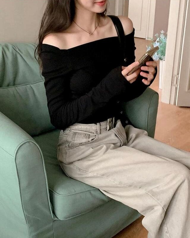 【簡單易襯】Basic Off Shoulder Top