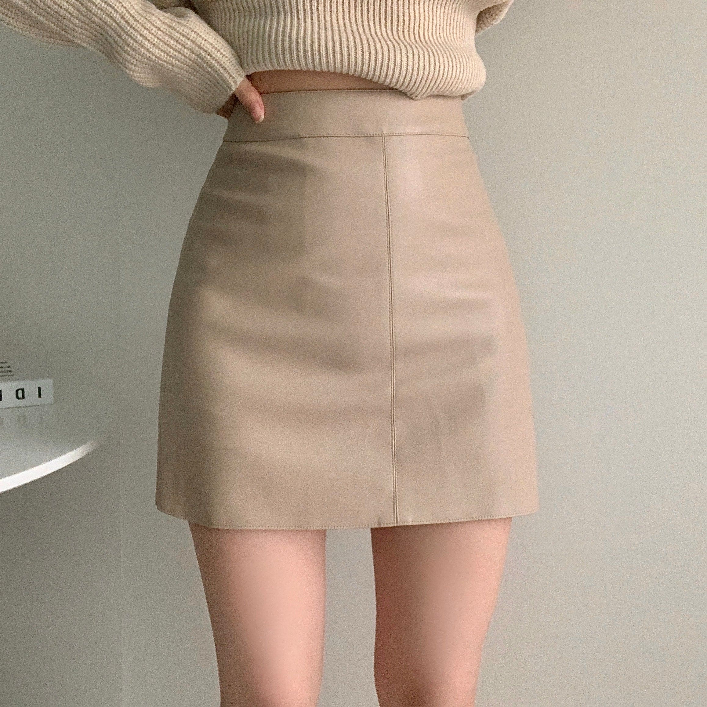 Simple and versatile soft leather skirt 