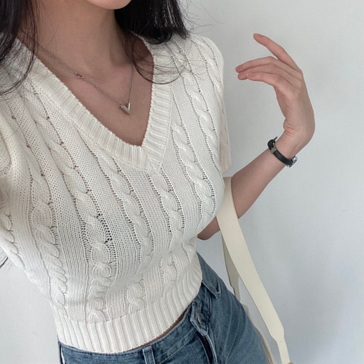 Cable V-neck Crop Knit