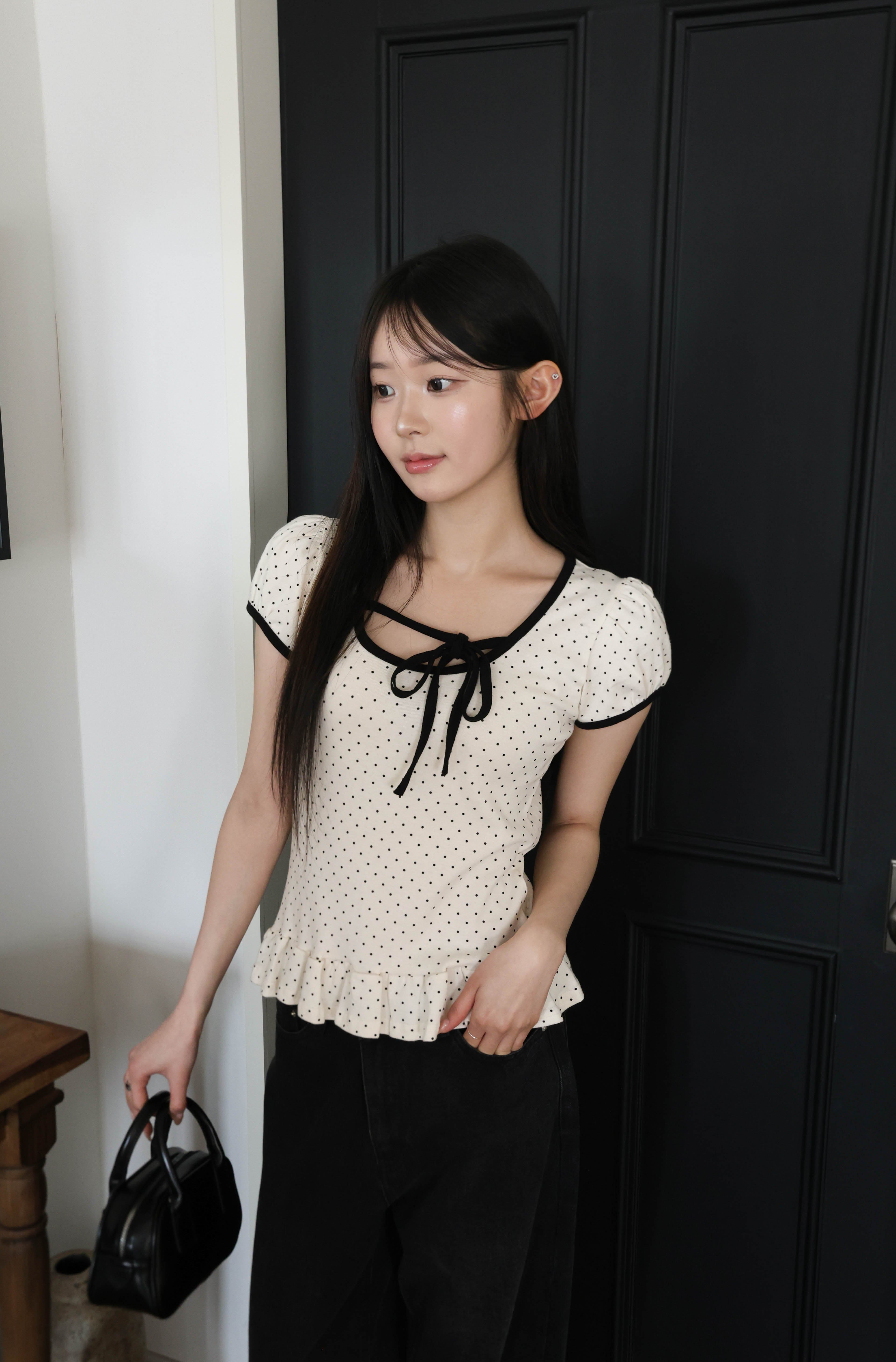 【🖤y2k hits】Dot Ruffles Top