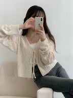 Elegant and simple knitted cardigan 
