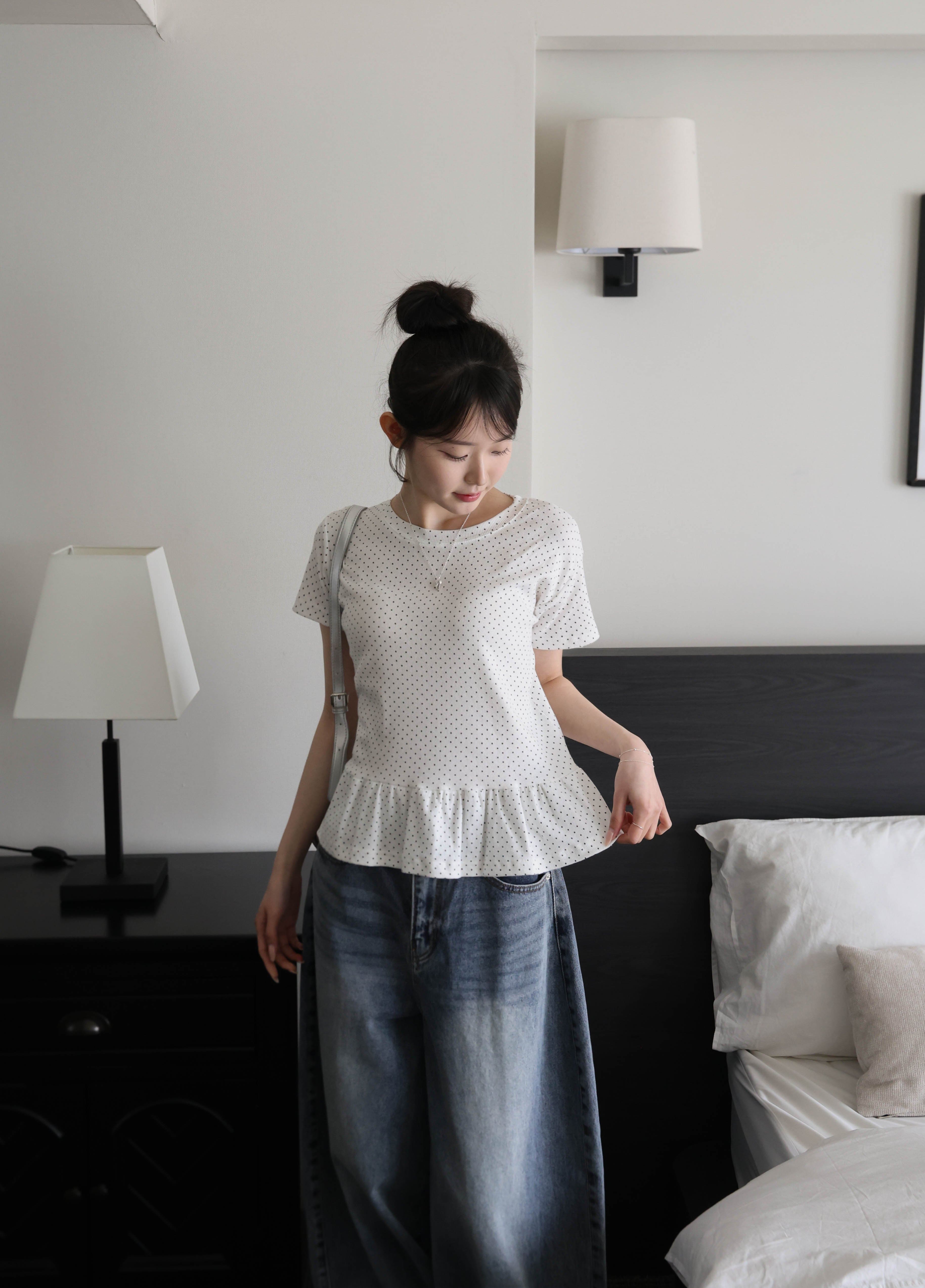 【🤍Korean Chic Relaxed Style】Ruffles Dot Tee 