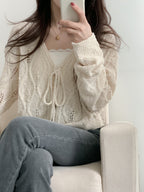 Elegant and simple knitted cardigan 