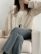 Elegant and simple knitted cardigan 