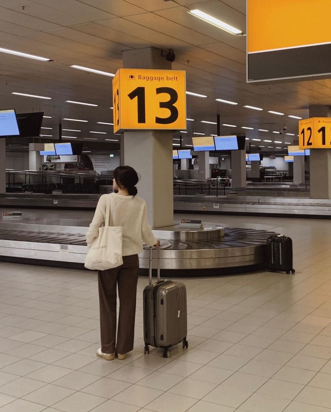 Korean website makes its own Soft Clean casual pants