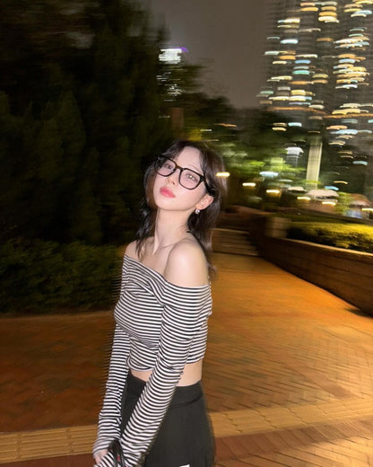 【🖤清純性感】Stripe Off Shoulder Top｜KARINA同款