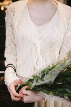 Elegant and simple knitted cardigan 