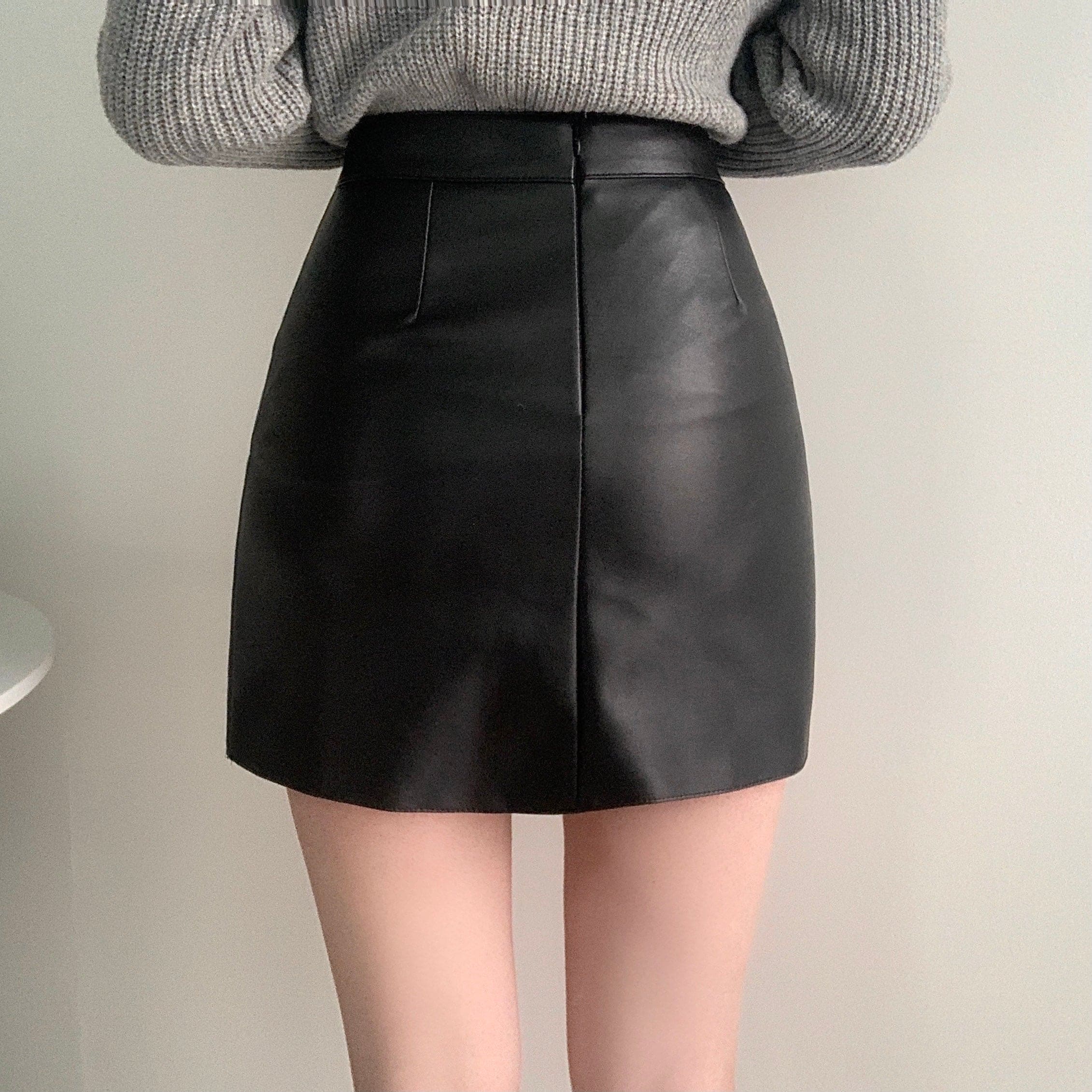 Simple and versatile soft leather skirt 