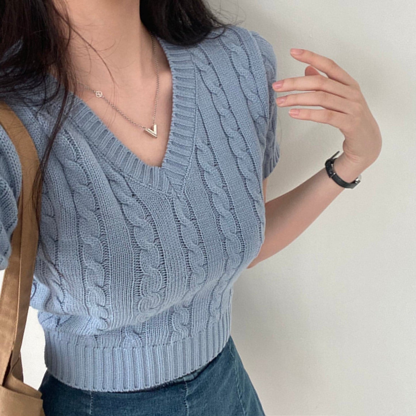 Cable V-neck Crop Knit