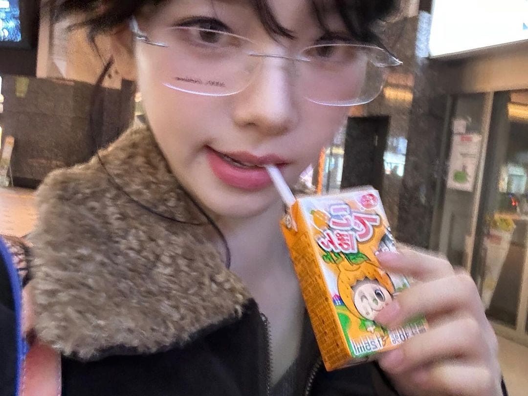 Karina's style 🖤 THAT GLASSES 01 