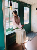 Elegant and simple knitted cardigan 