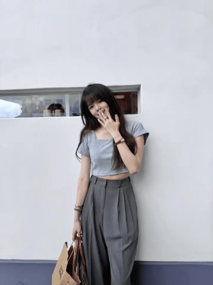 Straight-leg dress pants with a good drape, size 2.0 (can be shortened). 