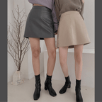 Simple and versatile soft leather skirt 