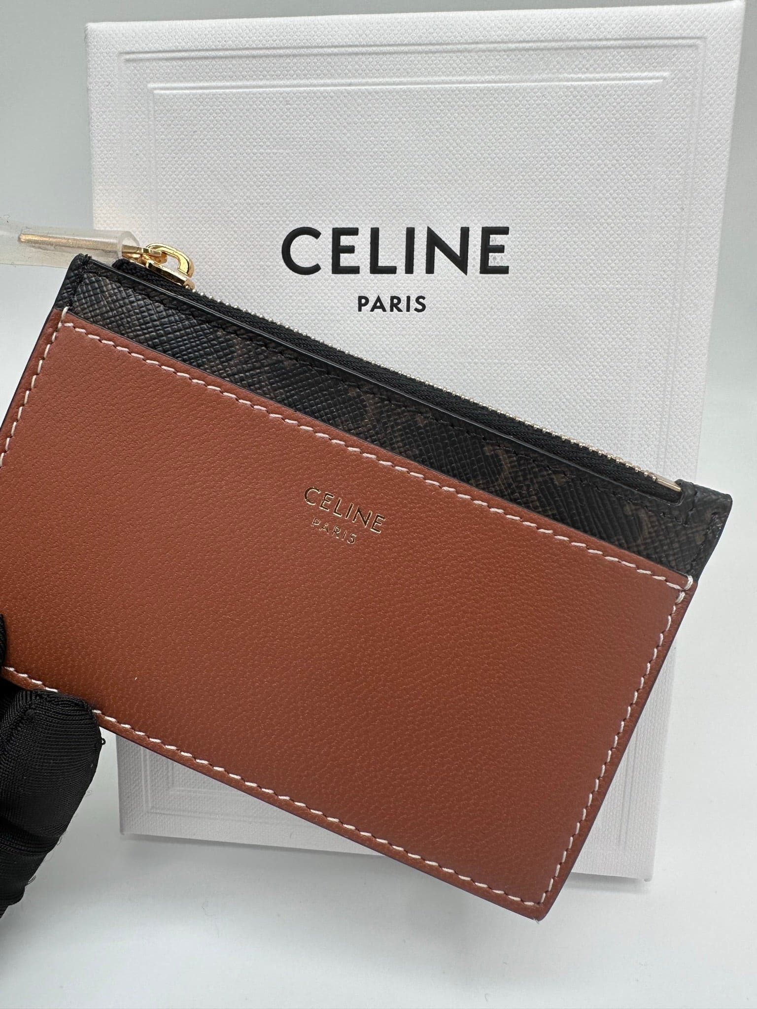 (現貨)Celine TRIOMPHE帆布及羊皮拉鍊卡片套