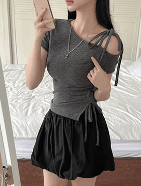 [Sweet and Salty] Newdi One-Shoulder Tee 