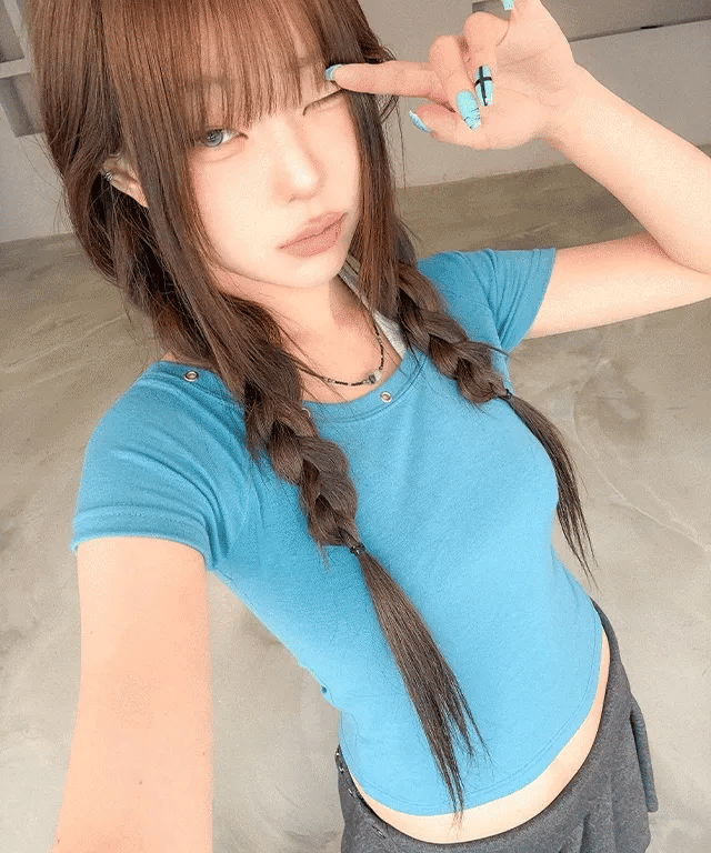 Ricle Eyelet Raglan Halter Tee