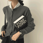 The colors are perfect! Fruit-patterned round neck cable knit cardigan 