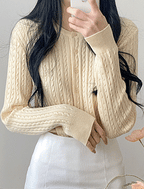 The colors are perfect! Fruit-patterned round neck cable knit cardigan 