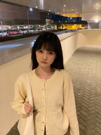 The colors are perfect! Fruit-patterned round neck cable knit cardigan 