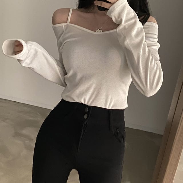 Off-the-shoulder long-sleeved top