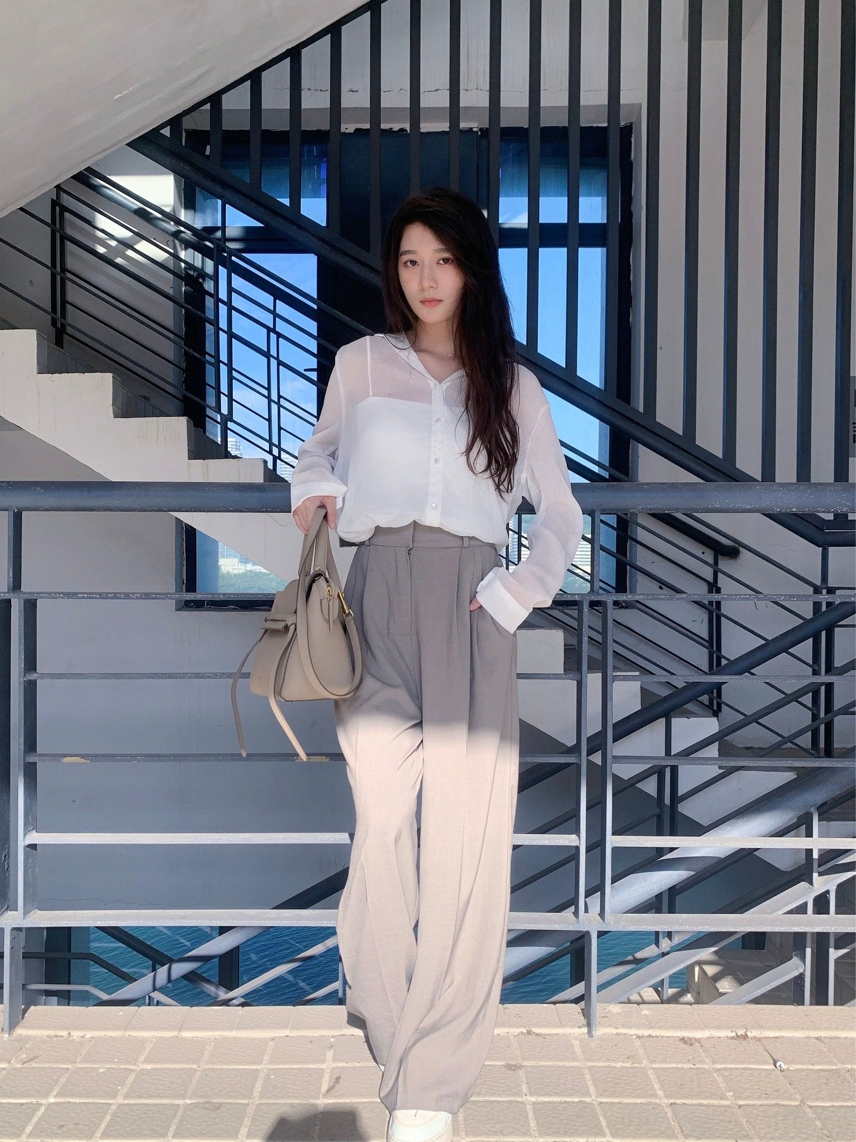 Straight-leg dress pants with a good drape, size 2.0 (can be shortened). 